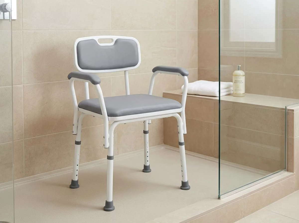 Chaise de douche avec accoudoirs